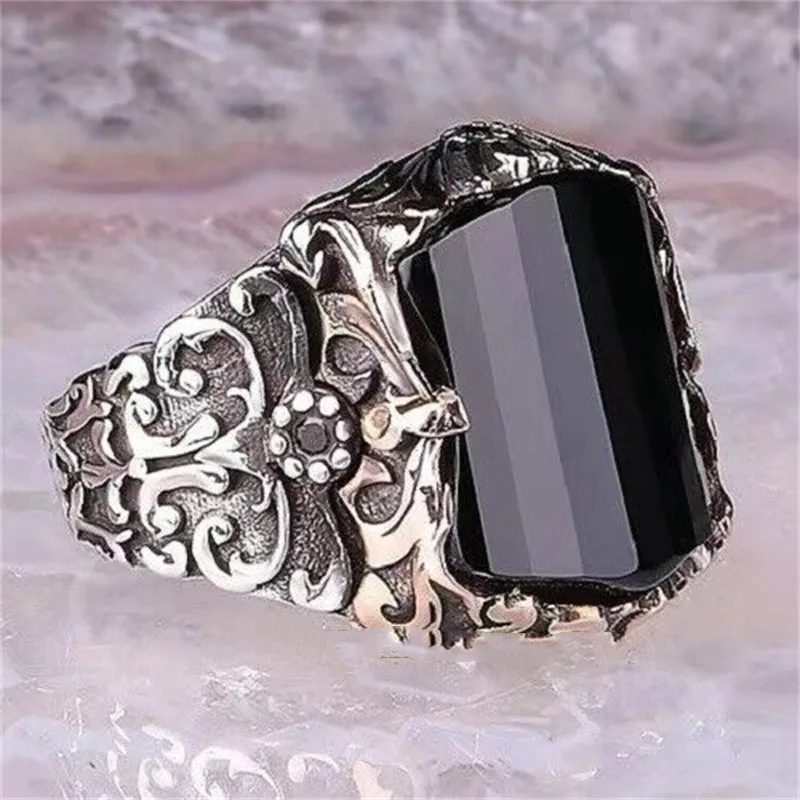 

Мужское кольцо с инкрустированным черным драгоценным камнем, простой рельефный модный браслет в европейском и американском стиле, высокие ювелирные изделия для банкета