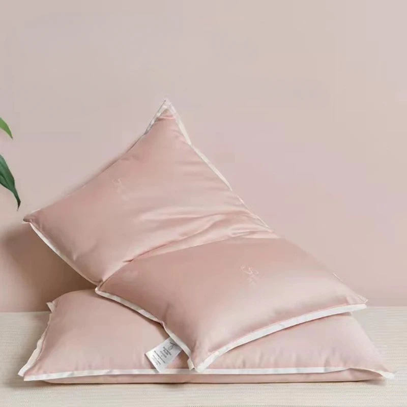 Silk and cotton pillow core is super soft and protects the cervical spine. Household low pillows help with sleep
Silk and cotton pillow core is super soft and protects the cervical spine. Household low pillows help with sleep