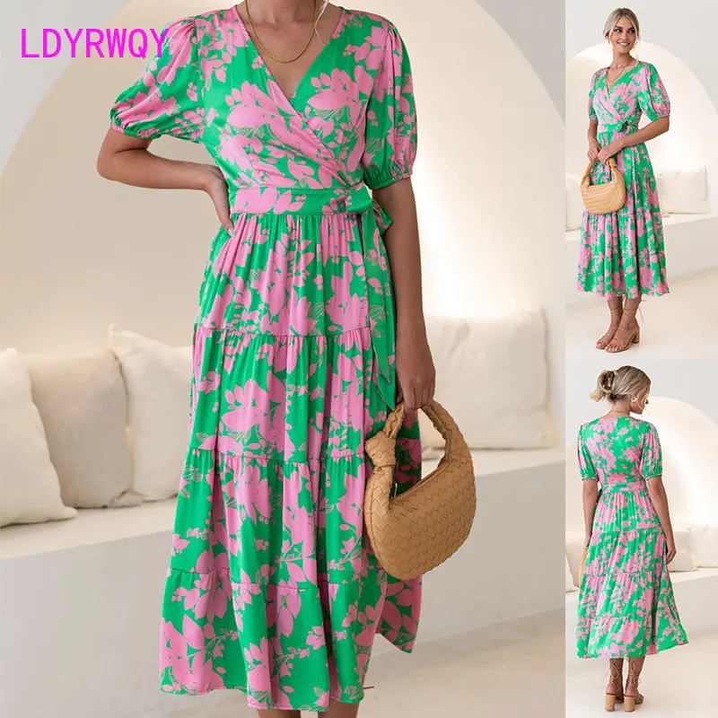 Europe and the United States in the spring of 2023, the new retro palace style printed V-neck floral dress female
Europe and the United States in the spring of 2023, the new retro palace style printed V-neck floral dress female