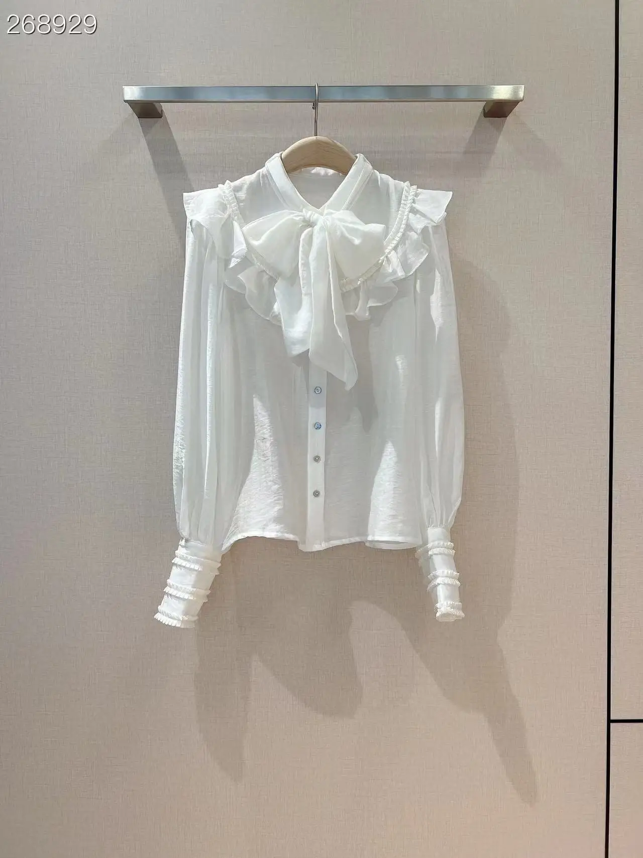 Fyion Fashion Luxury Blouse 2022 Summer Summer New Design Women Runway Solid High Bow Collar Ruffles Single Breasted Blous
Fyion Fashion Luxury Blouse 2022 Summer Summer New Design Women Runway Solid High Bow Collar Ruffles Single Breasted Blous