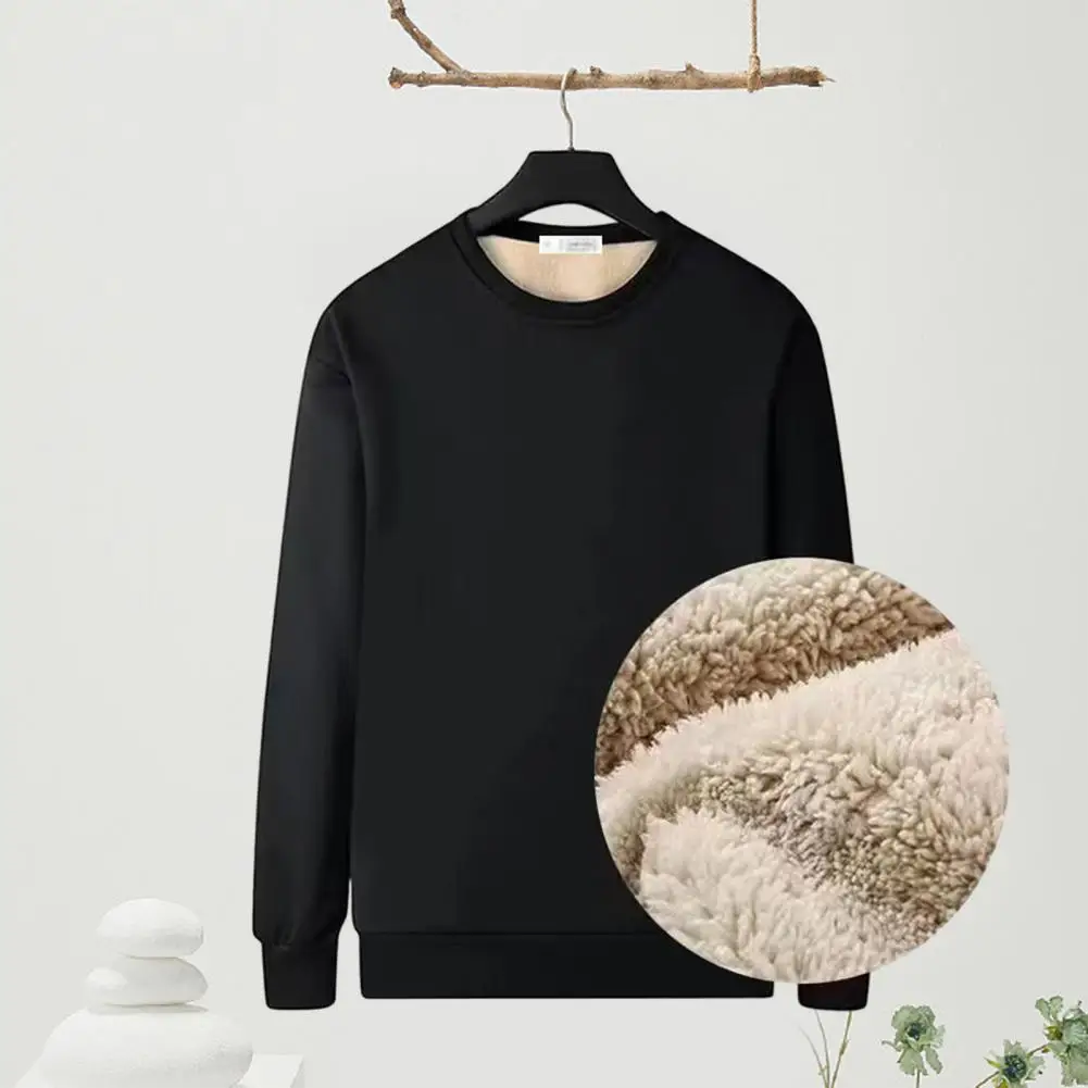 Features: Men's sweatshirt features a round neck and solid color design.
Features: Men's sweatshirt features a round neck and solid color design.