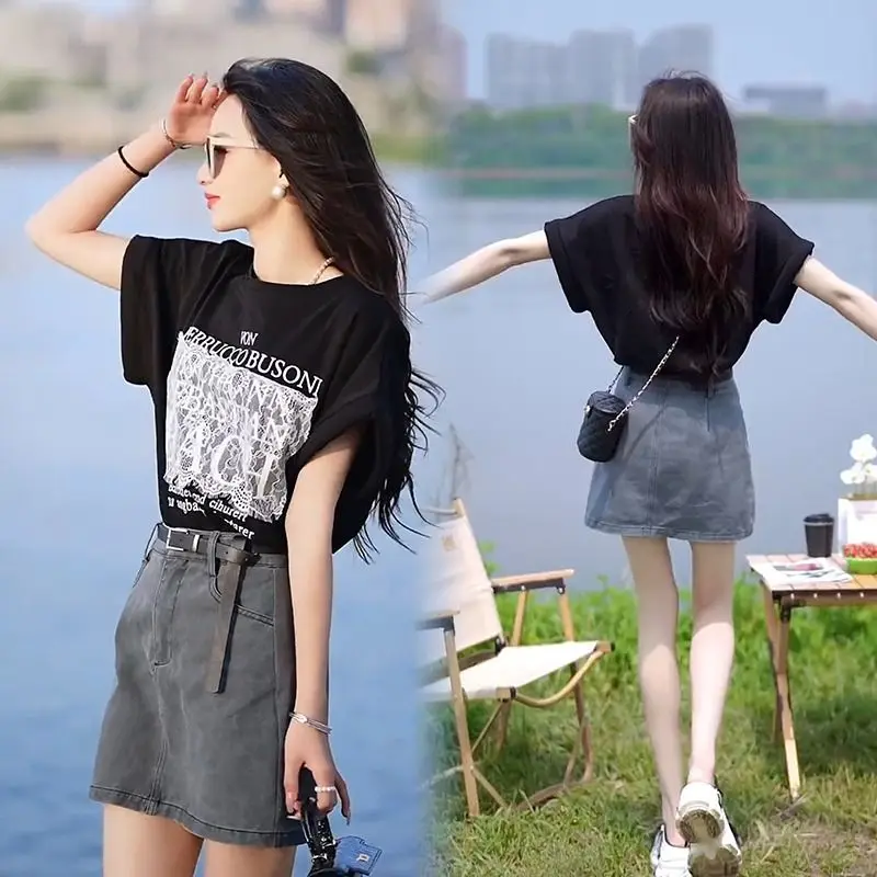 Summer Style Celebrity Outfits 2023 New Cute Active Age Reducing Salt Casual T-shirt Denim Half Skirt Two Piece Set For Women
Summer Style Celebrity Outfits 2023 New Cute Active Age Reducing Salt Casual T-shirt Denim Half Skirt Two Piece Set For Women