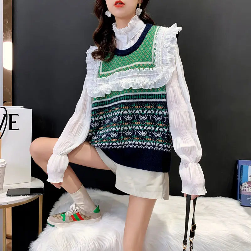 Foreign knit vest vest female 2023 new loose Korean version wearing sleeveless top sleeveless v neck female sweater students
Foreign knit vest vest female 2023 new loose Korean version wearing sleeveless top sleeveless v neck female sweater students