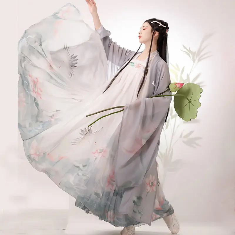 Оригинальный Женский двубортный костюм Hanfu в китайском стиле, большая свободная юбка, рубашка с большими рукавами, старый летний костюм супер-фея
Оригинальный Женский двубортный костюм Hanfu в китайском стиле, большая свободная юбка, рубашка с большими рукавами, старый летний костюм супер-фея