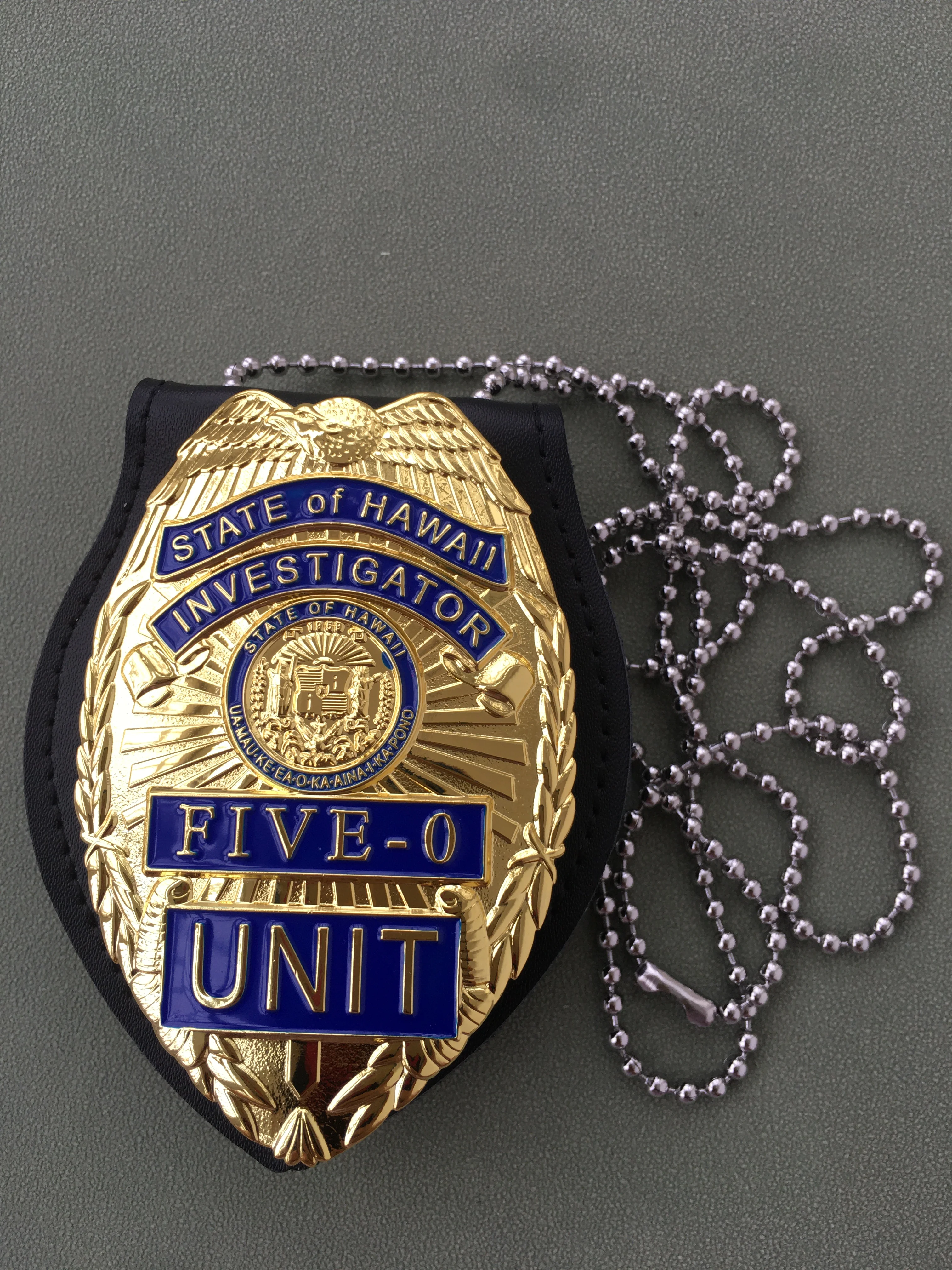 American Hawaii Five-0 Heaven Enforcer Badge and Accessories Film and Television Props1:1 Movie Prop Pin SET Badge Role Play
American Hawaii Five-0 Heaven Enforcer Badge and Accessories Film and Television Props1:1 Movie Prop Pin SET Badge Role Play