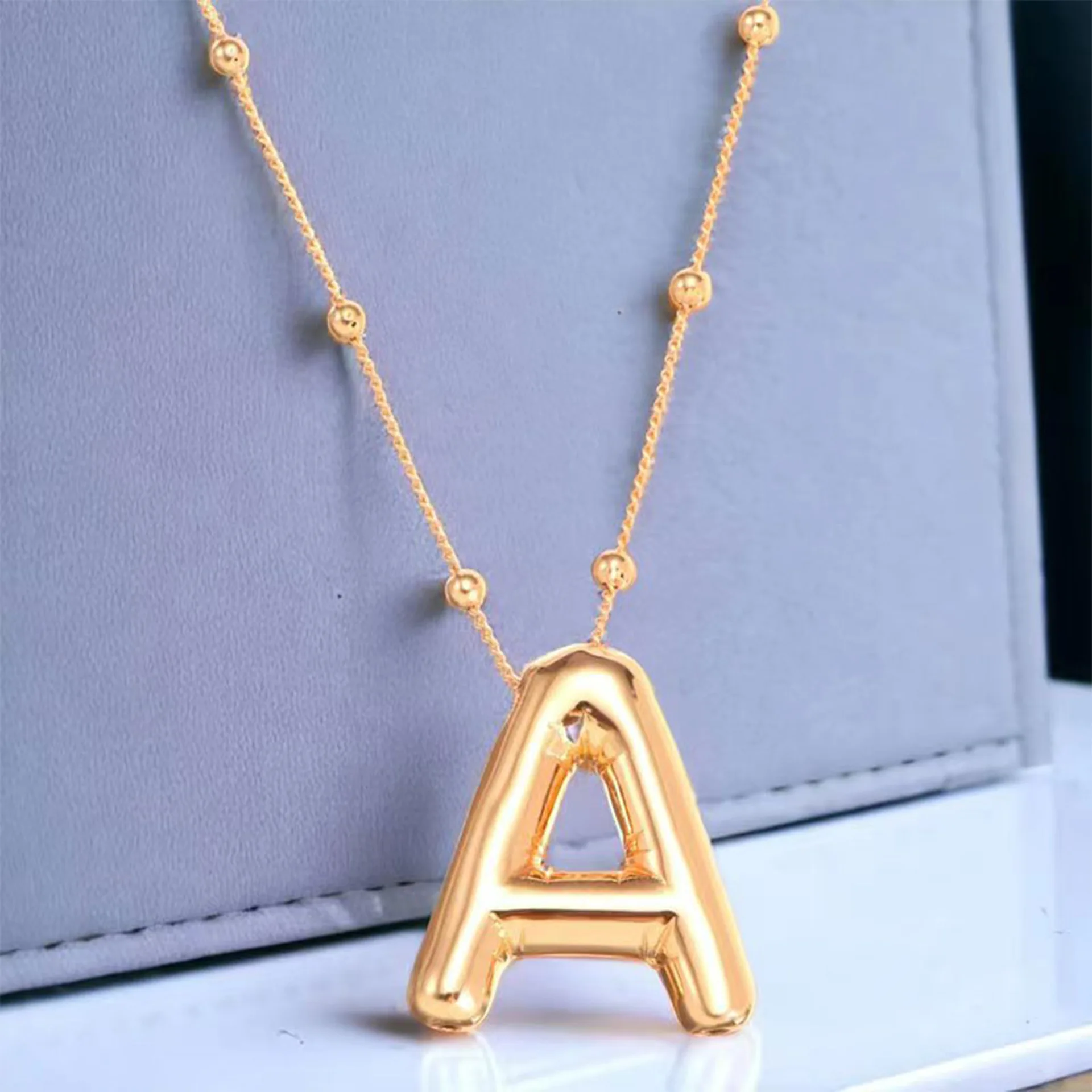 English Letter Necklace 26 Smooth Letter Pendant Necklace European and American Fashion Simple 
English Letter Necklace 26 Smooth Letter Pendant Necklace European and American Fashion Simple