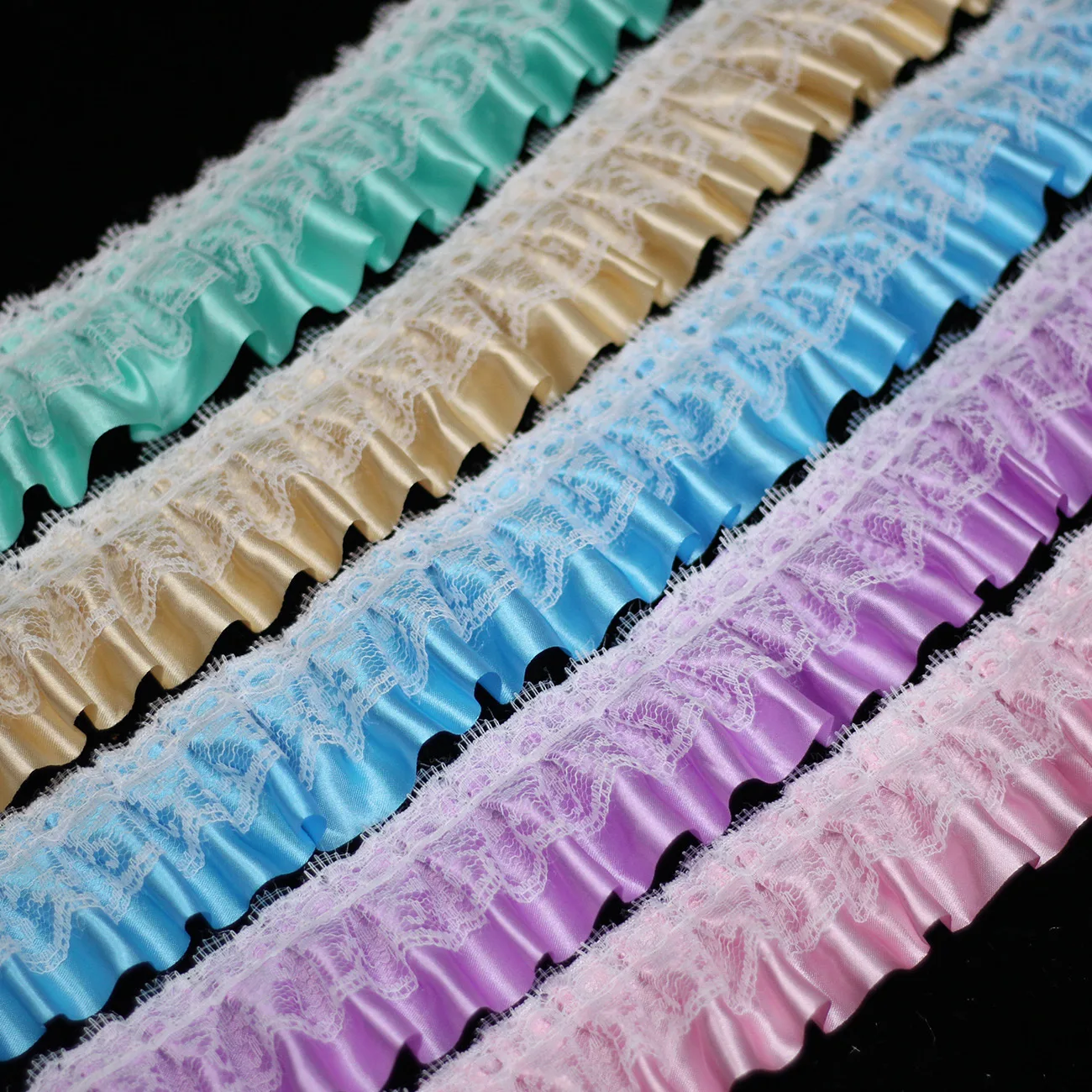 5 см, широкое кружево, розовое, синее, золотистое Цветовое оформление, плиссированное кружево
5 см, широкое кружево, розовое, синее, золотистое Цветовое оформление, плиссированное кружево