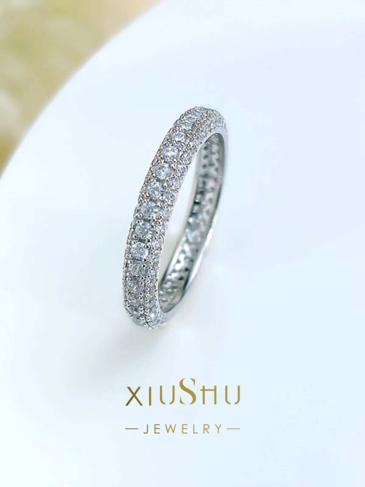 

Fashionable and Luxurious Full Diamond Inlaid Ring with Inset Style and Niche Daily Wear 925 Silver High Carbon Diamonds