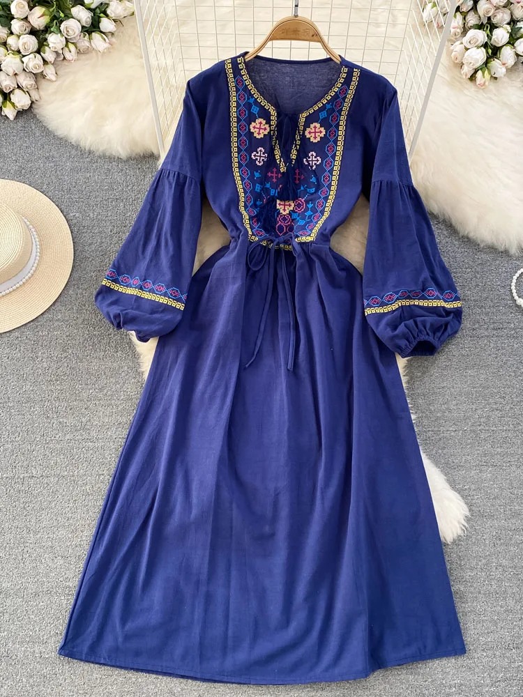 Women Spring Autumn Dress Vintage Bohemian Embroidery Ethnic Style Cotton Linen V-Neck Slim Beach Holiday A-line Dress D4849
Women Spring Autumn Dress Vintage Bohemian Embroidery Ethnic Style Cotton Linen V-Neck Slim Beach Holiday A-line Dress D4849