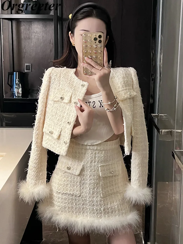 Luxury Small fragrant wind Tweed Two Piece Set for Women Autumn Winter Fur Trim Short Jacket+Mini Skirt Suits Female Outfits
Luxury Small fragrant wind Tweed Two Piece Set for Women Autumn Winter Fur Trim Short Jacket+Mini Skirt Suits Female Outfits