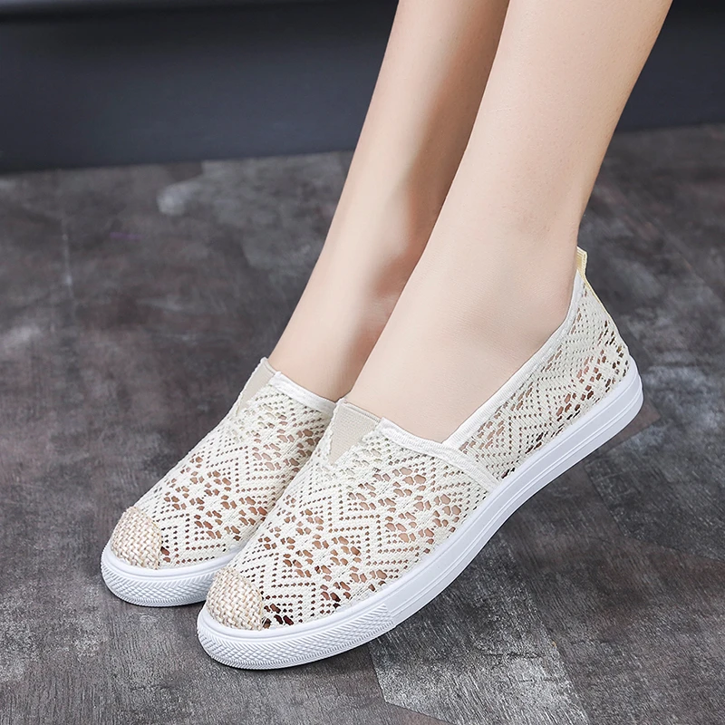 Flat Shoes 2022 New Summer Breathable Hollow Mesh Soft Sole Casual Loafers Shoes for Woman Comfortable Lightweight Slip-on Shoes
Flat Shoes 2022 New Summer Breathable Hollow Mesh Soft Sole Casual Loafers Shoes for Woman Comfortable Lightweight Slip-on Shoes