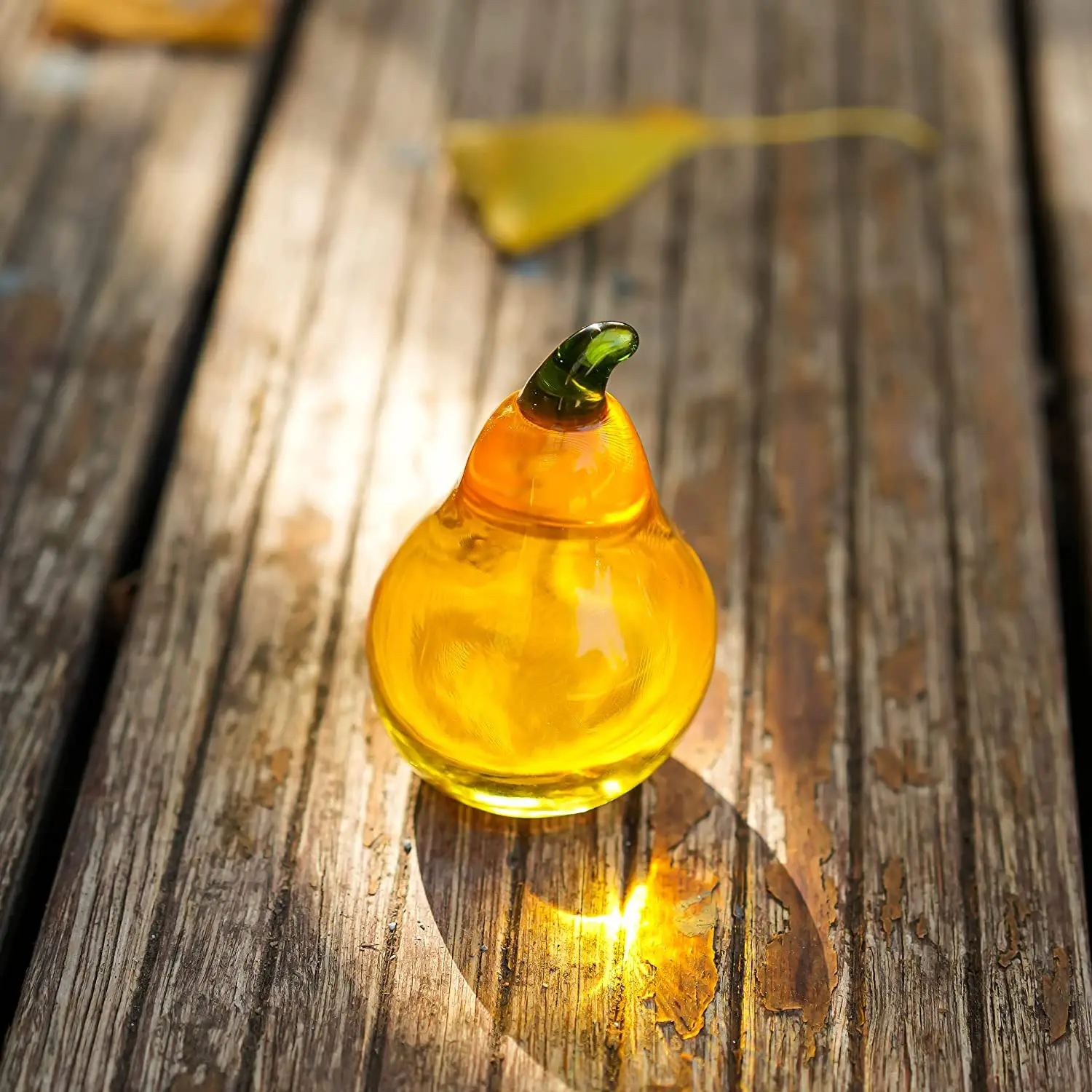 H&D Crystal Pear Figurine Fruit Collectible Figurines Art Glass Miniature Ornament Tabletop Desk Paperweight Glass Home Decor
H&D Crystal Pear Figurine Fruit Collectible Figurines Art Glass Miniature Ornament Tabletop Desk Paperweight Glass Home Decor