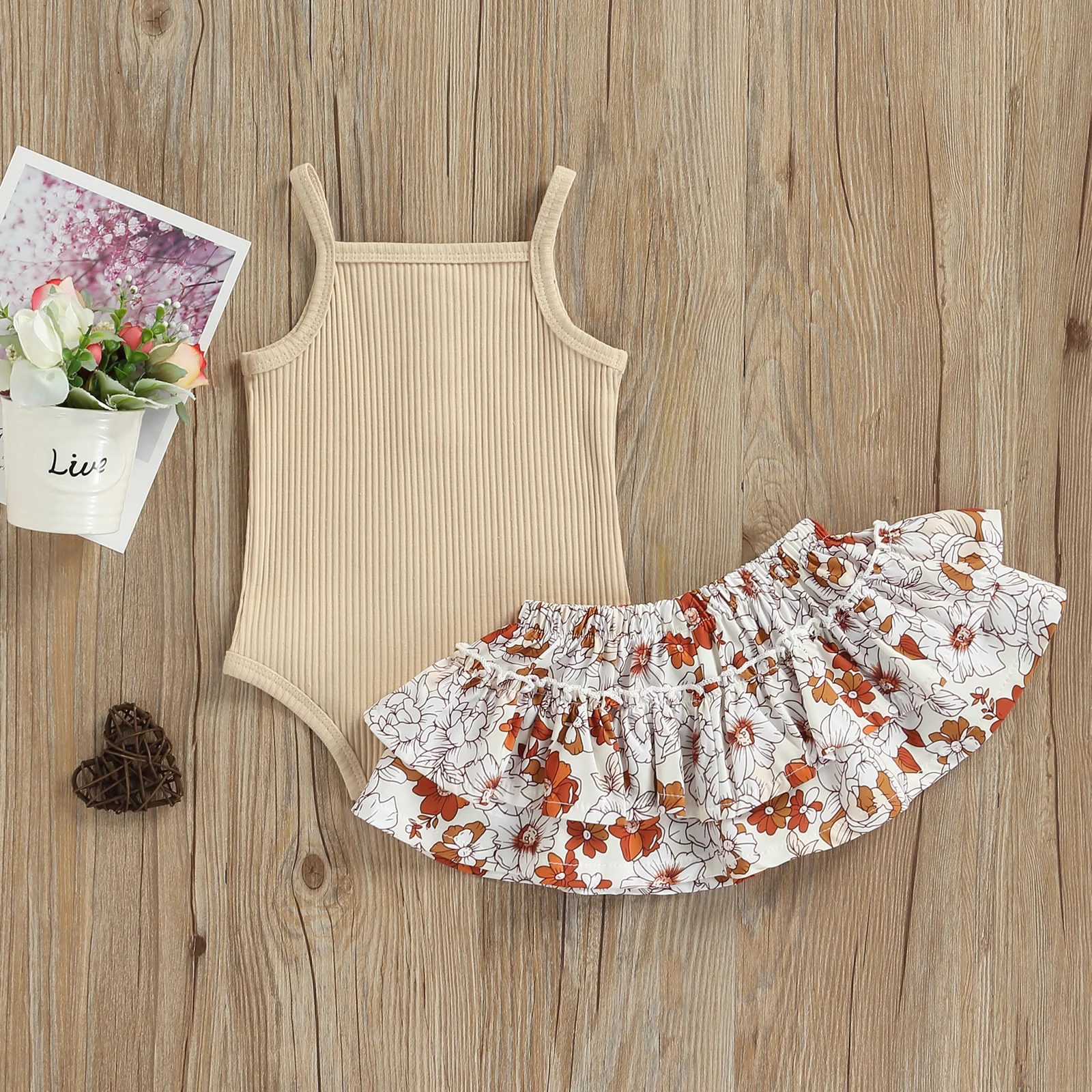 Infant Baby Girls Casual Suit, Solid Color Sleeveless Romper Tops+Floral Printed Short Skirt 0-24M 
Infant Baby Girls Casual Suit, Solid Color Sleeveless Romper Tops+Floral Printed Short Skirt 0-24M