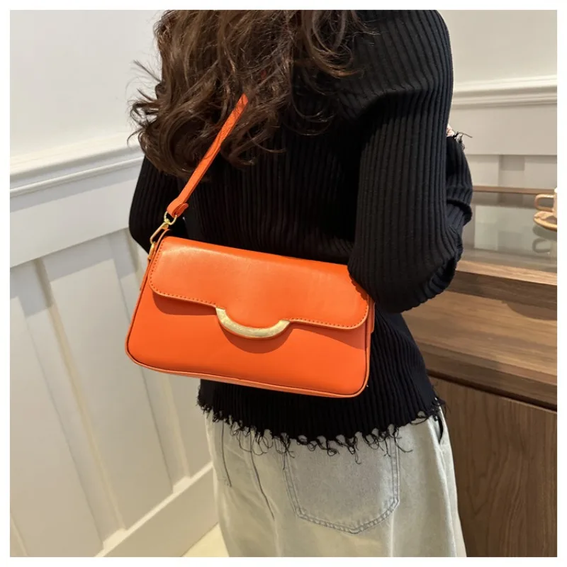 Crossbody Bag 2024 Spring New Beautiful Shoulder Bag Niche Casual Trend Personalized Retro Small Square Bag Women's
Crossbody Bag 2024 Spring New Beautiful Shoulder Bag Niche Casual Trend Personalized Retro Small Square Bag Women's