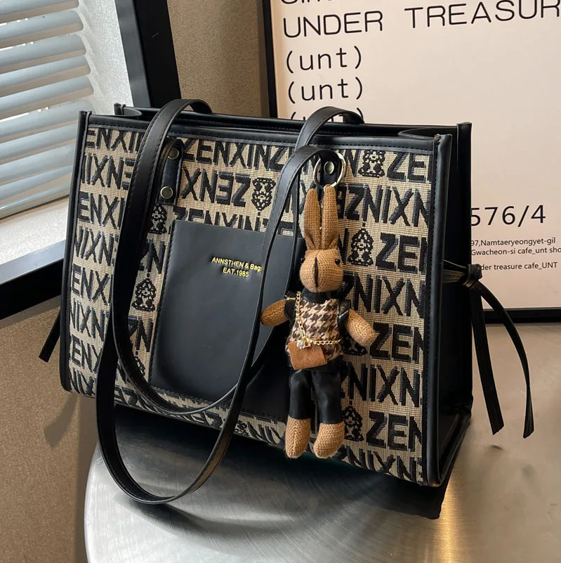 New Bag Female Korean Fashion Leopard Print Plaid Large Capacity Tote Bag handbags Bill of Lading Shoulder Bag
New Bag Female Korean Fashion Leopard Print Plaid Large Capacity Tote Bag handbags Bill of Lading Shoulder Bag