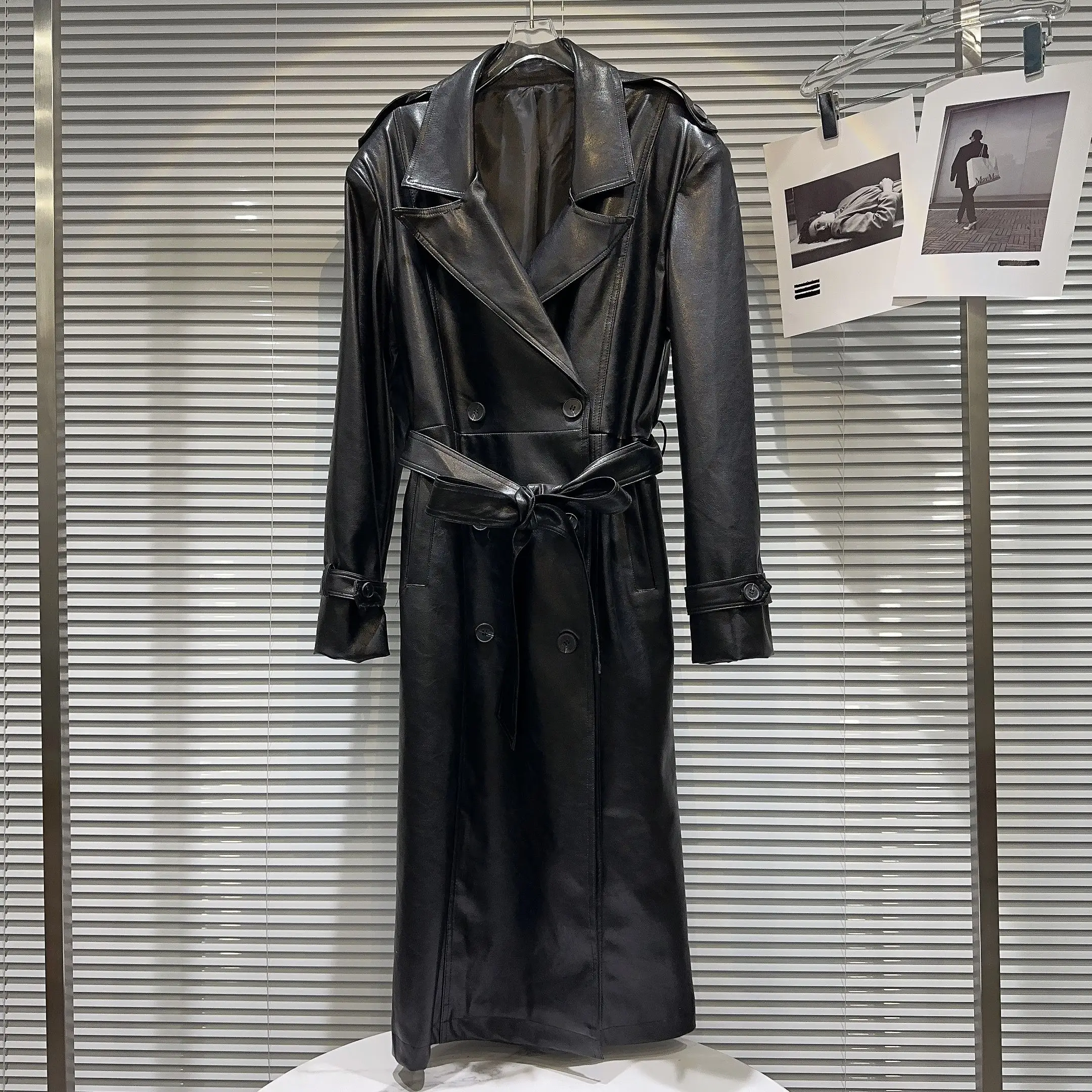 2023 New Autumn Fashion Streetwear Leather Trench Coat for Women Elegant Double-breasted Washed Long PU Leather Windbreaker
2023 New Autumn Fashion Streetwear Leather Trench Coat for Women Elegant Double-breasted Washed Long PU Leather Windbreaker