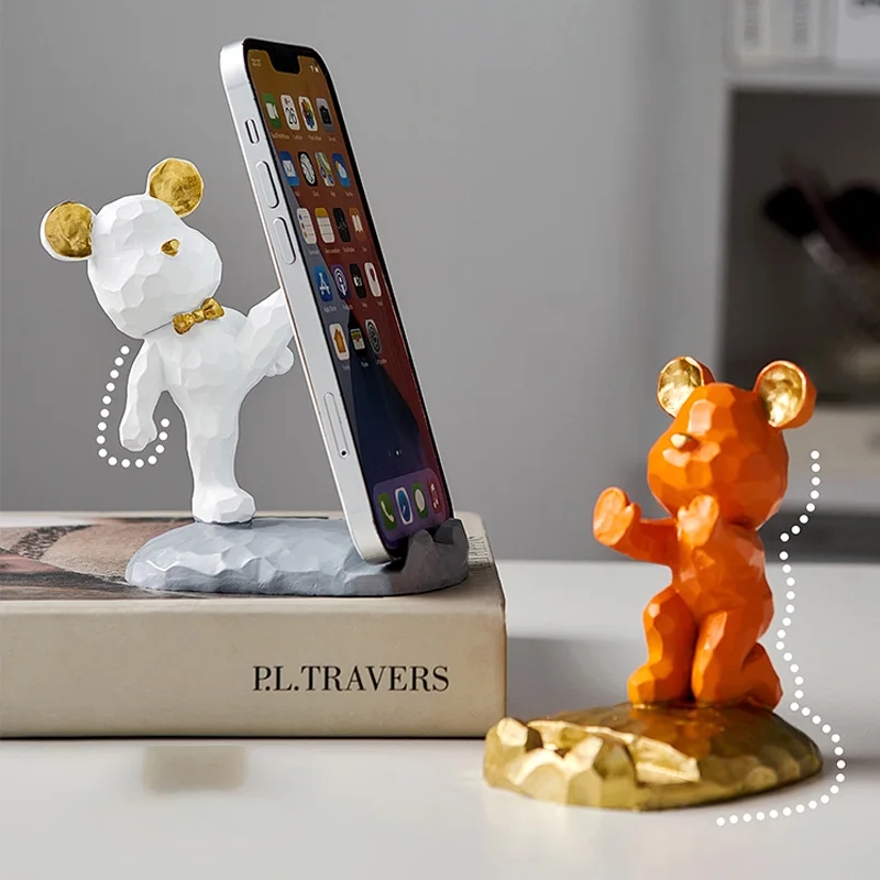 Cute bear mobile phone stand creative office desktop decoration small ornaments to send friends Christmas and New Year gifts
Cute bear mobile phone stand creative office desktop decoration small ornaments to send friends Christmas and New Year gifts