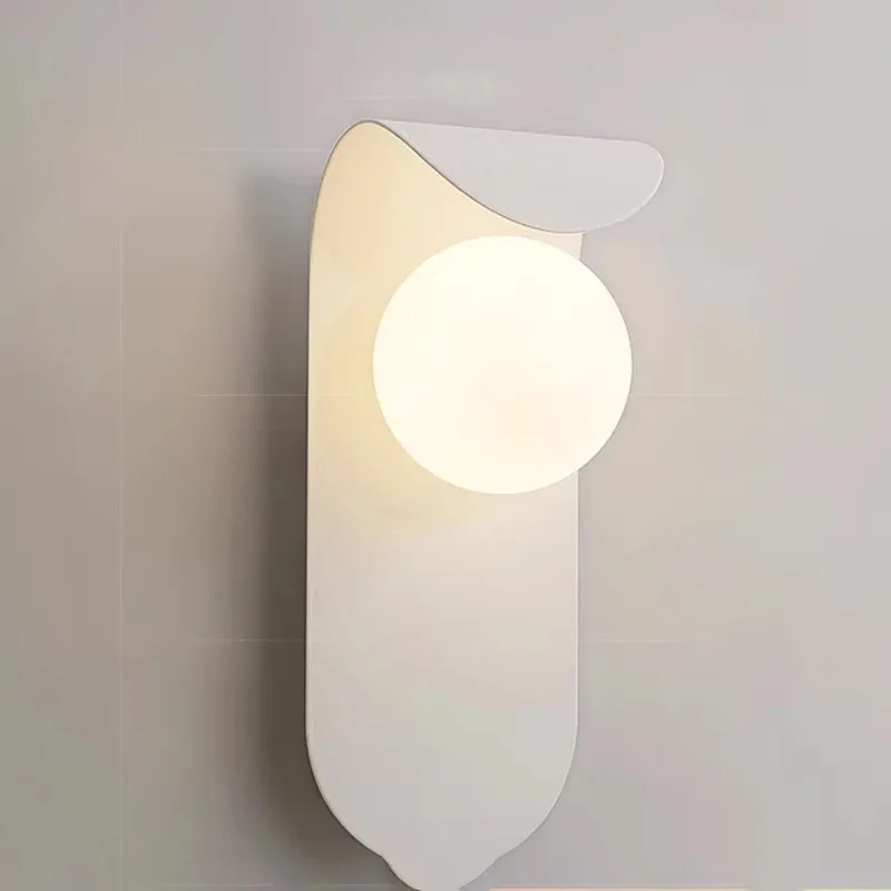 Nordic Luxury Wall Lamp Bedside Stairs Room Girls Reading Hotel Wall Light Lustre Aesthetic Applique Murale Living Room Decors
Nordic Luxury Wall Lamp Bedside Stairs Room Girls Reading Hotel Wall Light Lustre Aesthetic Applique Murale Living Room Decors