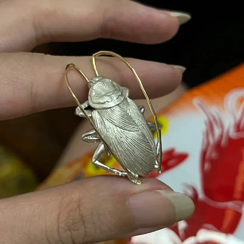 Periplaneta Americana Brooch Unique and Creative Design Unique Accessories Funny Vivid Texture of Patterns Bright Silver Color
Periplaneta Americana Brooch Unique and Creative Design Unique Accessories Funny Vivid Texture of Patterns Bright Silver Color