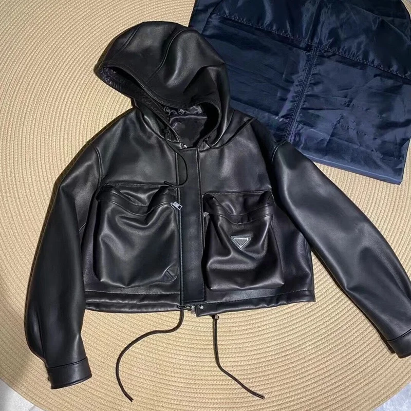 Leather Women Coat 100% Sheepskin Jacket 2023 Fashion Natural Leather Long Sleeve Hooded Jacket H814
Leather Women Coat 100% Sheepskin Jacket 2023 Fashion Natural Leather Long Sleeve Hooded Jacket H814