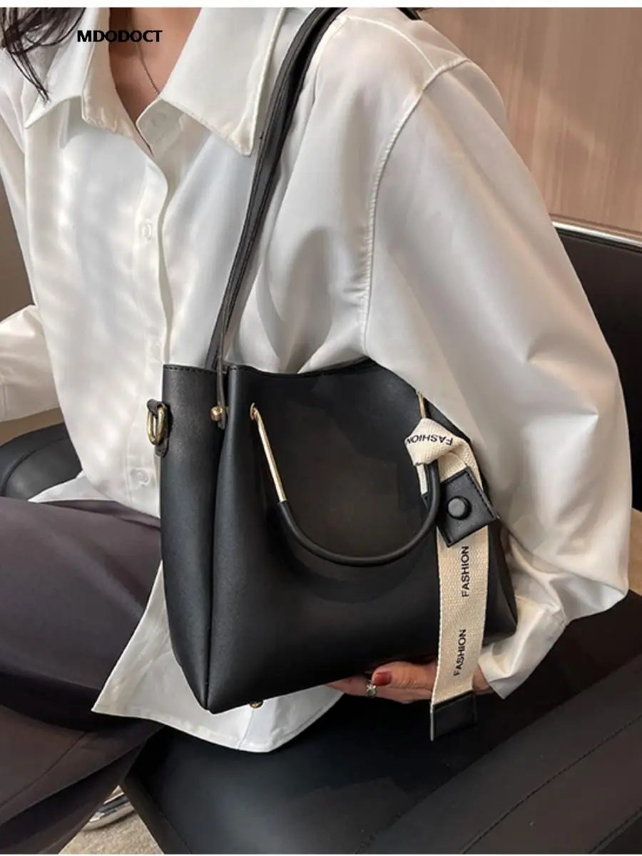 Solid Color Fashion Large Capacity Shoulder Bags Luxury Design Classic Women Crossbody Casual Summer New Handbags Work Shopping 
Solid Color Fashion Large Capacity Shoulder Bags Luxury Design Classic Women Crossbody Casual Summer New Handbags Work Shopping