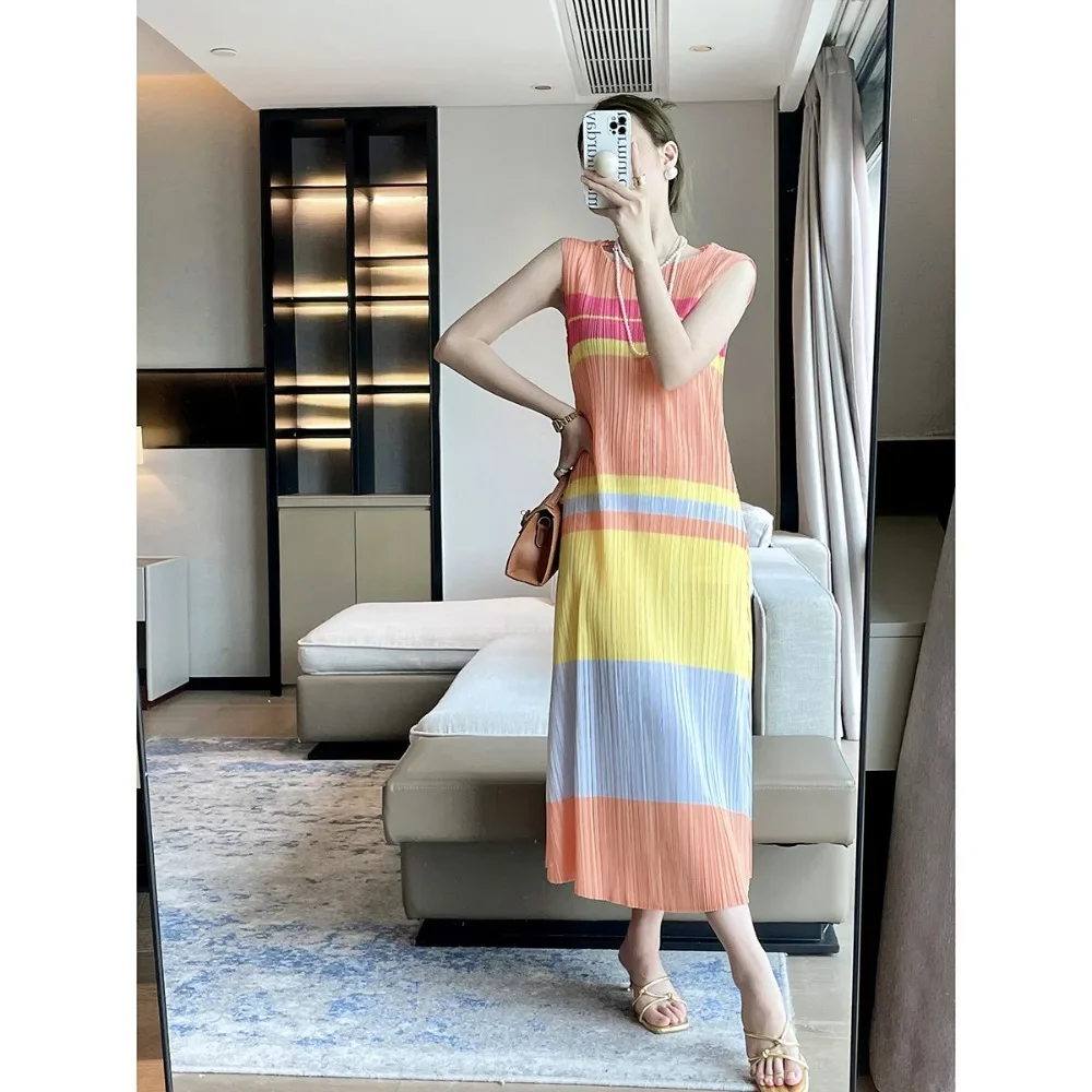 Miyake Summer Dopamine New Seaside Resort Style Rainbow Print Color Dress Elegant Slim Long Dress Women Casual Plus Size
Miyake Summer Dopamine New Seaside Resort Style Rainbow Print Color Dress Elegant Slim Long Dress Women Casual Plus Size