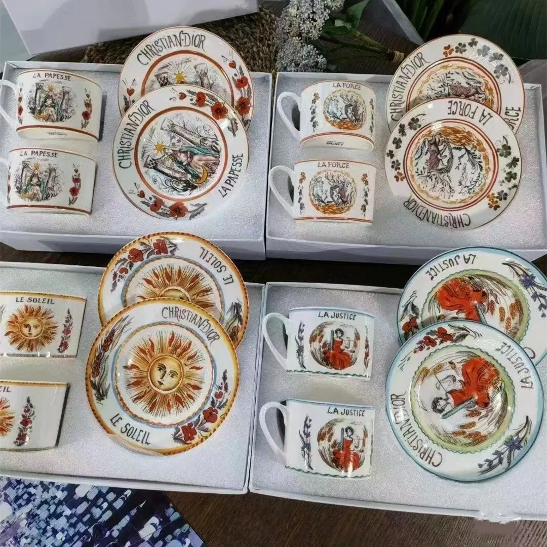 Кофейные чашки, тарелки, бытовая техника, роскошные керамические чашки для послеобеденного чая, офисные чашки для воды, подарочный набор для лучшего друга
Кофейные чашки, тарелки, бытовая техника, роскошные керамические чашки для послеобеденного чая, офисные чашки для воды, подарочный набор для лучшего друга