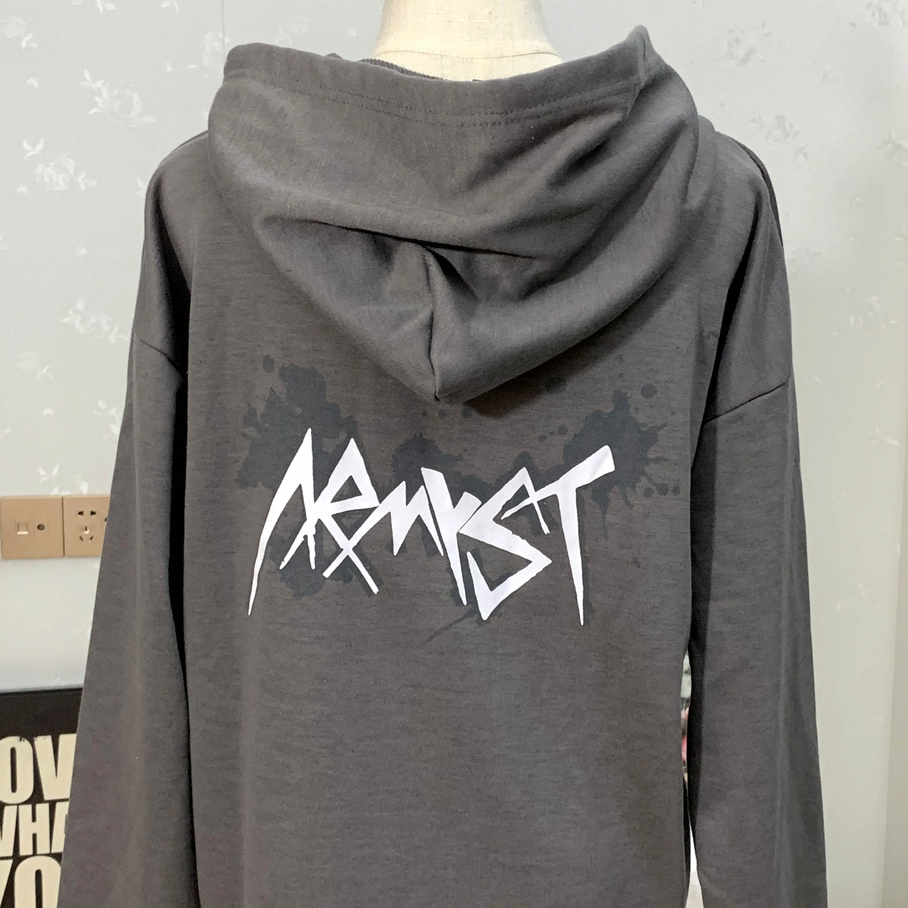 Jungkook zip hoody Zipper Sweatshirt Loose Streetwear 2022 new Hooded Cardigan Coats Korea Splicing Spring Autumn Jacket
Jungkook zip hoody Zipper Sweatshirt Loose Streetwear 2022 new Hooded Cardigan Coats Korea Splicing Spring Autumn Jacket