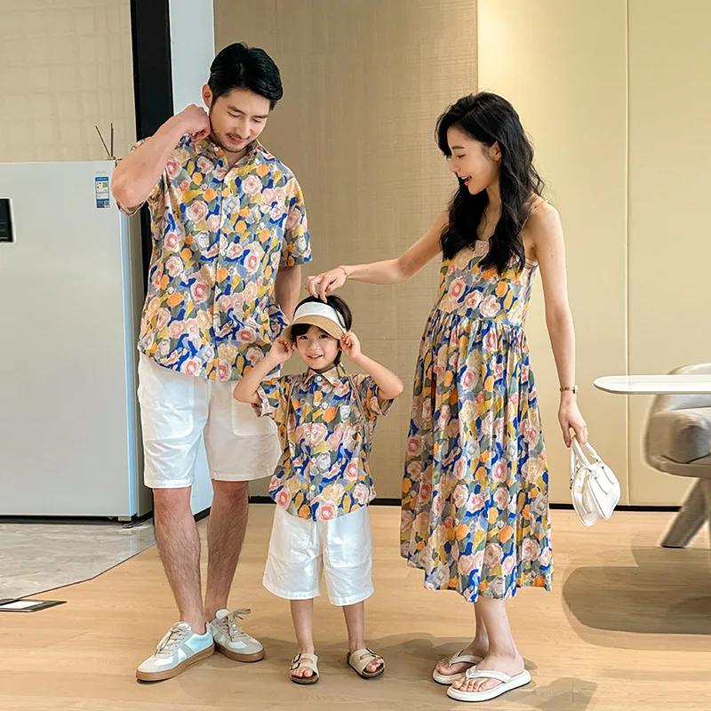 

Beach Family Clothes Mom and Daughter Matching Sleeveless Dress Summer Vacation Dad Son Same Floral Shirts Two Piece Outfits Set