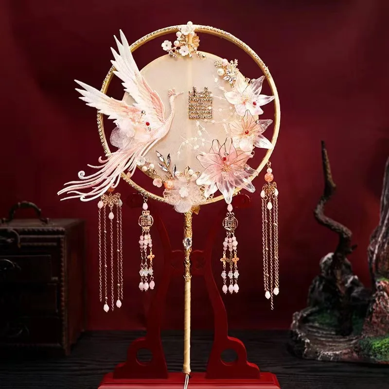 Phoenix Chinese Fan Wedding Decoration Fan Antique Hand Held Fans for Bride Vinatge Wedding Hand Fans Fabric Fan
Phoenix Chinese Fan Wedding Decoration Fan Antique Hand Held Fans for Bride Vinatge Wedding Hand Fans Fabric Fan