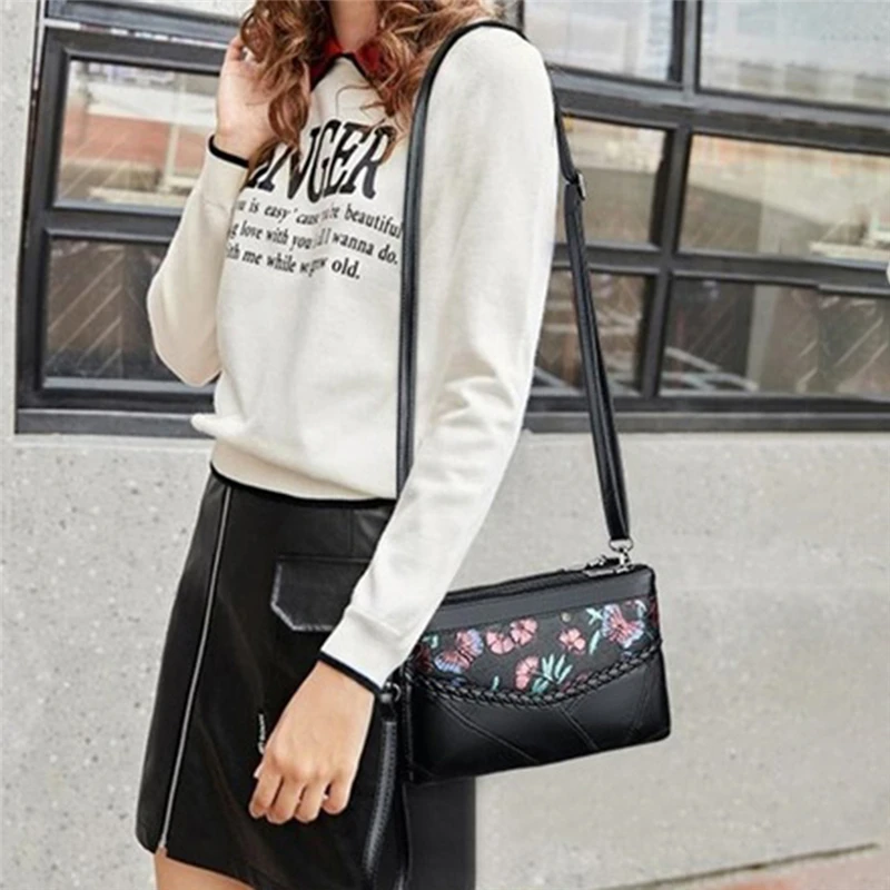New Floral Printed Ladies Shoulder Bag PU Leather Zipper Crossbody Bag High Quality Female Handbag 
New Floral Printed Ladies Shoulder Bag PU Leather Zipper Crossbody Bag High Quality Female Handbag