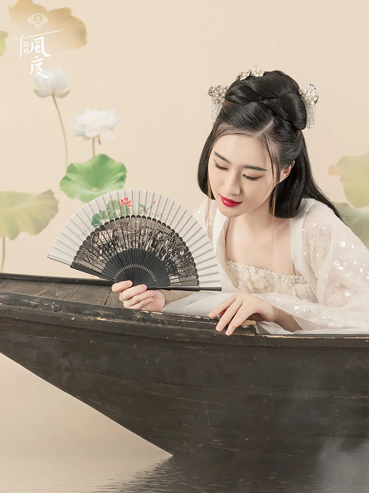 Chinese Wedding Folding Fan Handmade Painting Craft Fan Jiangnan Scenery Gift to Friends Hand Fan Hanfu Cheongsam Decoration
Chinese Wedding Folding Fan Handmade Painting Craft Fan Jiangnan Scenery Gift to Friends Hand Fan Hanfu Cheongsam Decoration