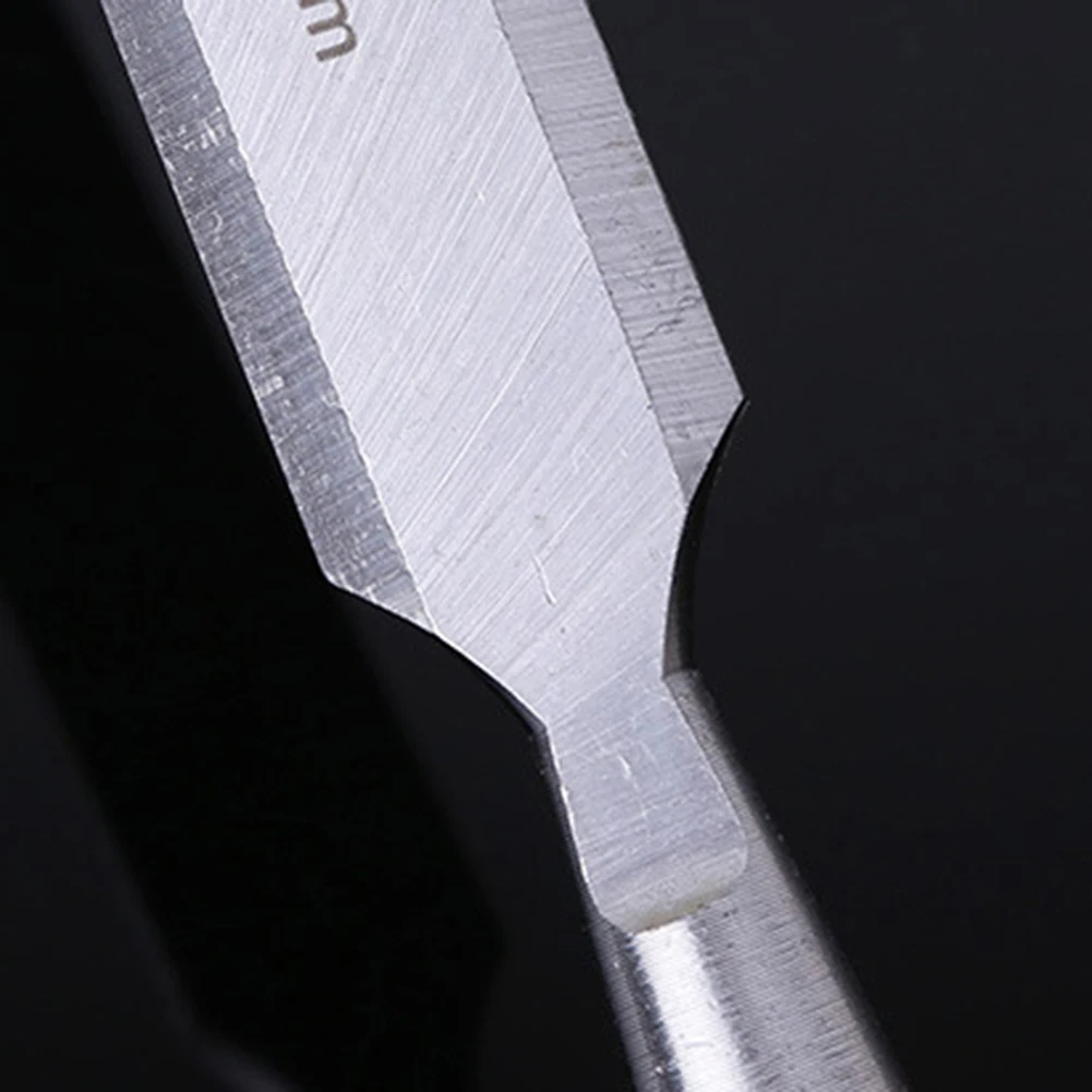 Through-core Woodworking Chisel 26*5*3mm Black + Yellow Comfortable High Carbon Steel Two-color Handle For Carving
Through-core Woodworking Chisel 26*5*3mm Black + Yellow Comfortable High Carbon Steel Two-color Handle For Carving