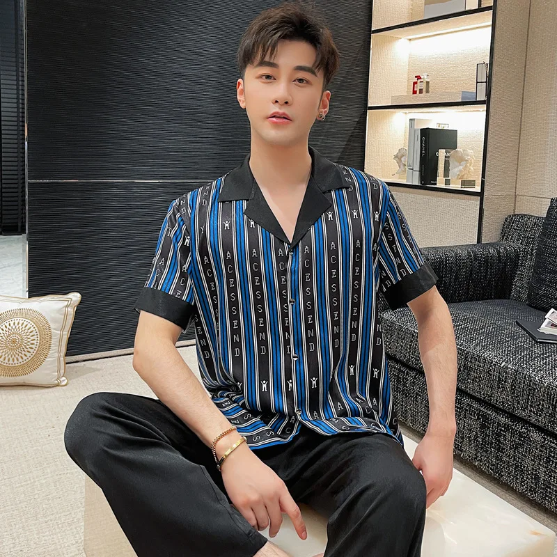 Short Sleeve Lapel Stripe Printing Men Pajamas Sleep Shirt Pant Home Clothes Sleepwear Ice Silk Casual Loose Homewear
Short Sleeve Lapel Stripe Printing Men Pajamas Sleep Shirt Pant Home Clothes Sleepwear Ice Silk Casual Loose Homewear