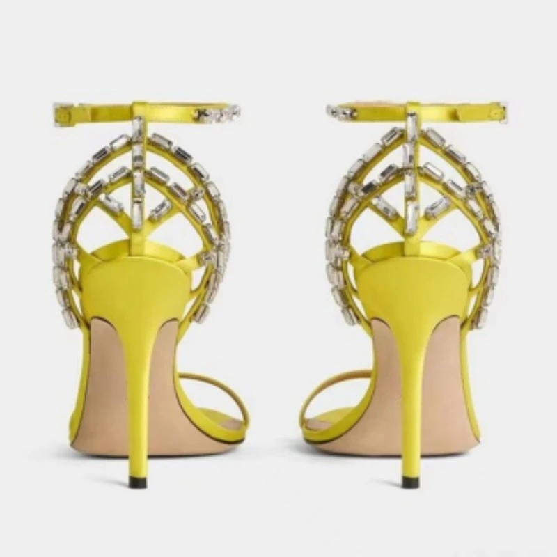 2024 Summer New Fashion Rhinestone Sandals for Women Elegant Sexy Boew Slippers High Heels Banquet Party Big Size Shoes 43 45 46
2024 Summer New Fashion Rhinestone Sandals for Women Elegant Sexy Boew Slippers High Heels Banquet Party Big Size Shoes 43 45 46