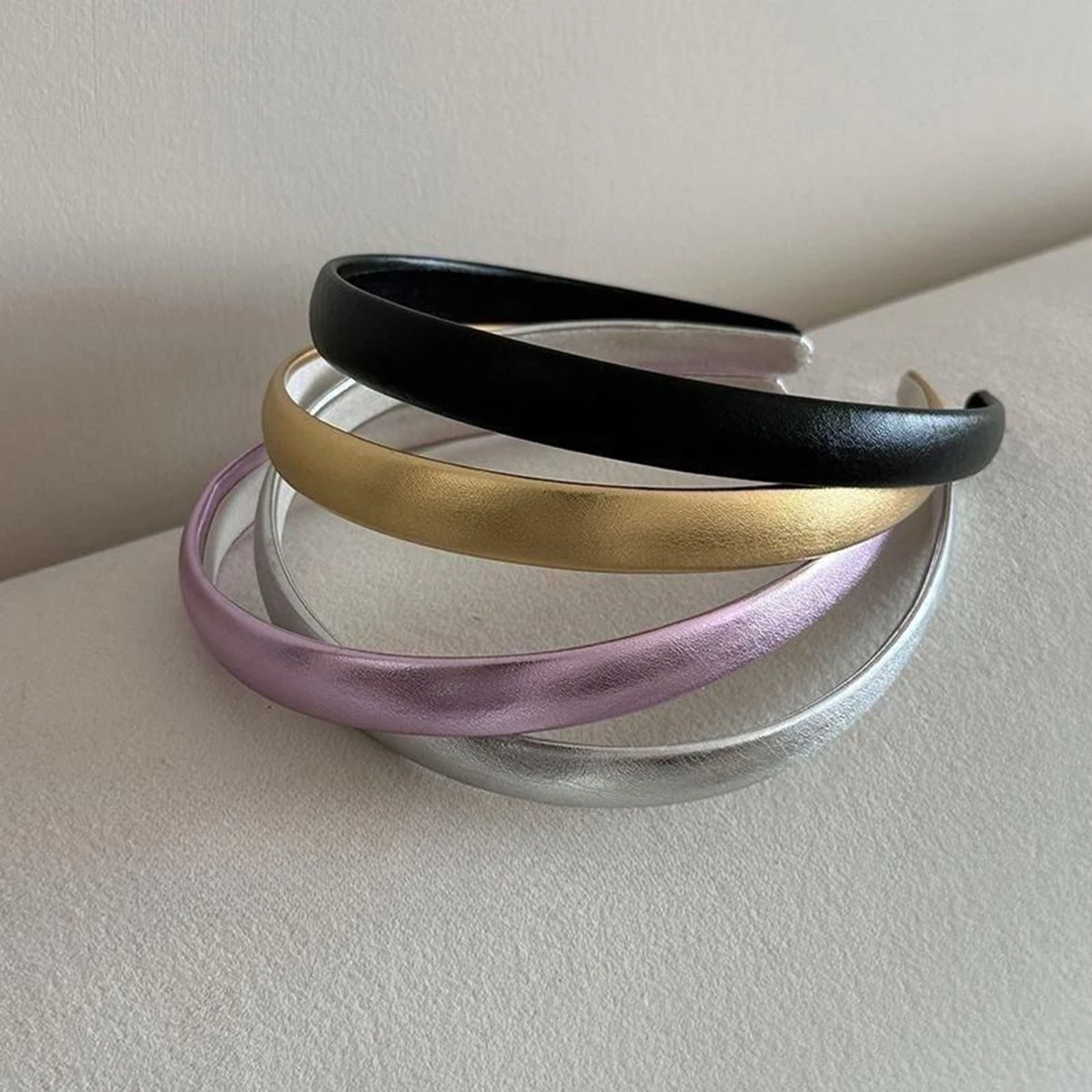 1Pc Korean Fashion Thin Bright Solid Color Hairband Girls Plastic Headbands For Women Simple Vintage Headwrap Hair Hoop Headwear
1Pc Korean Fashion Thin Bright Solid Color Hairband Girls Plastic Headbands For Women Simple Vintage Headwrap Hair Hoop Headwear