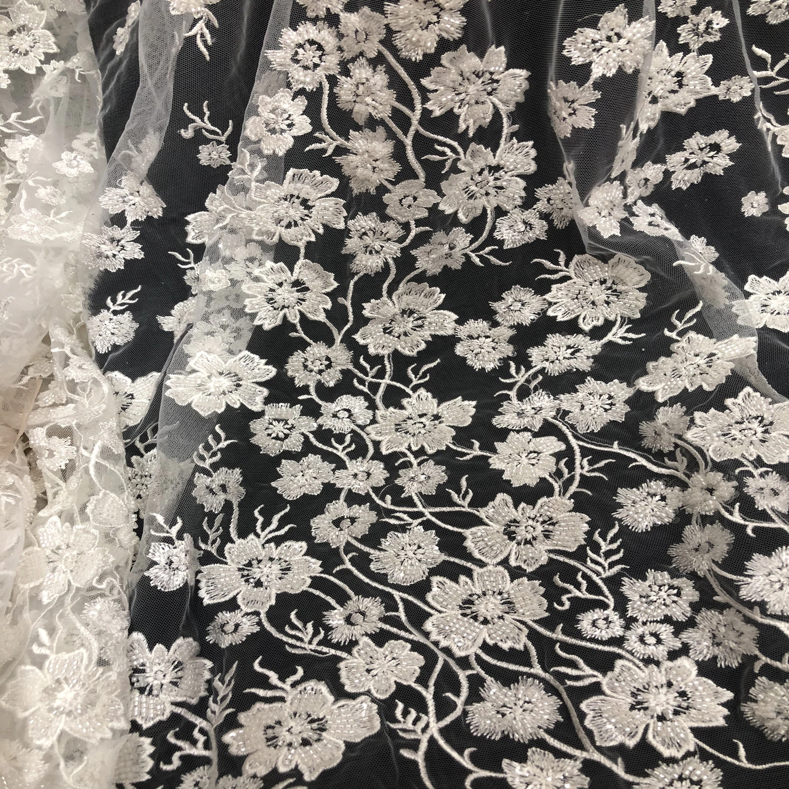 Delicate Small Flower Pattern Sequin Beads Embroidery, Wedding Dress, Evening Dress Lace Fabric Fashion Clothing Accessories
Delicate Small Flower Pattern Sequin Beads Embroidery, Wedding Dress, Evening Dress Lace Fabric Fashion Clothing Accessories