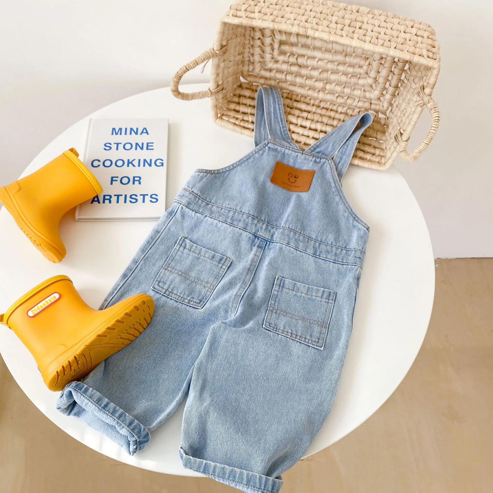 Strap Pants Spring And Autumn Western Style Korean Loose Denim Baby For Boys Girls
Strap Pants Spring And Autumn Western Style Korean Loose Denim Baby For Boys Girls