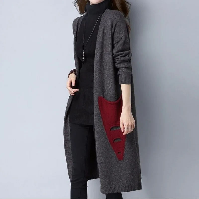 Women's Sweaters Cardigan Midi Sweater Autumn and Winter New Korean V-neck Long Sleeve Pocket Patchwork Knitted Stylish Coat
Women's Sweaters Cardigan Midi Sweater Autumn and Winter New Korean V-neck Long Sleeve Pocket Patchwork Knitted Stylish Coat