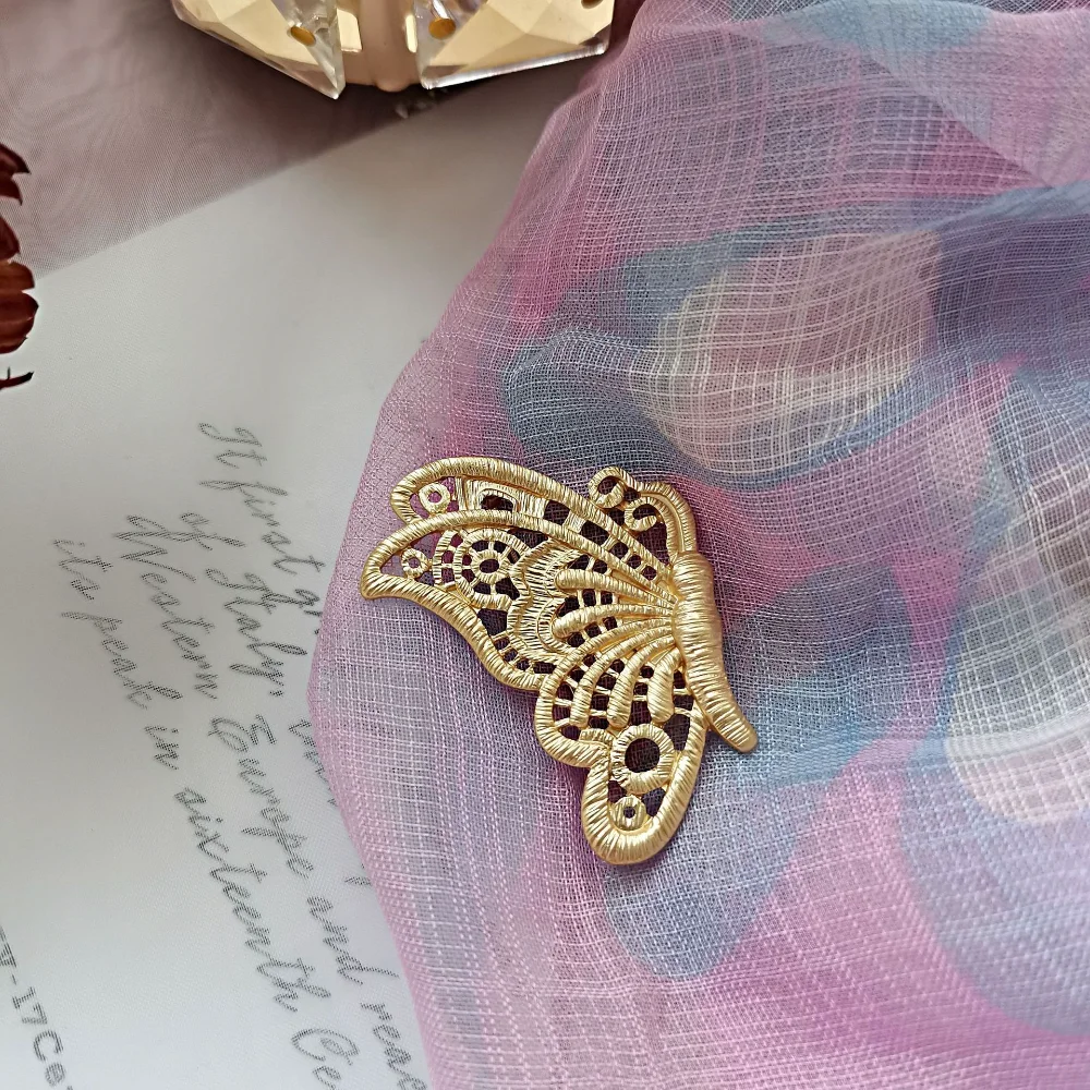 Vintage Matte Gold Color Metal Butterfly Badge Brooches Pins for Women Party Club Lapel Bag Insect Pins Jewelry Gifts
Vintage Matte Gold Color Metal Butterfly Badge Brooches Pins for Women Party Club Lapel Bag Insect Pins Jewelry Gifts