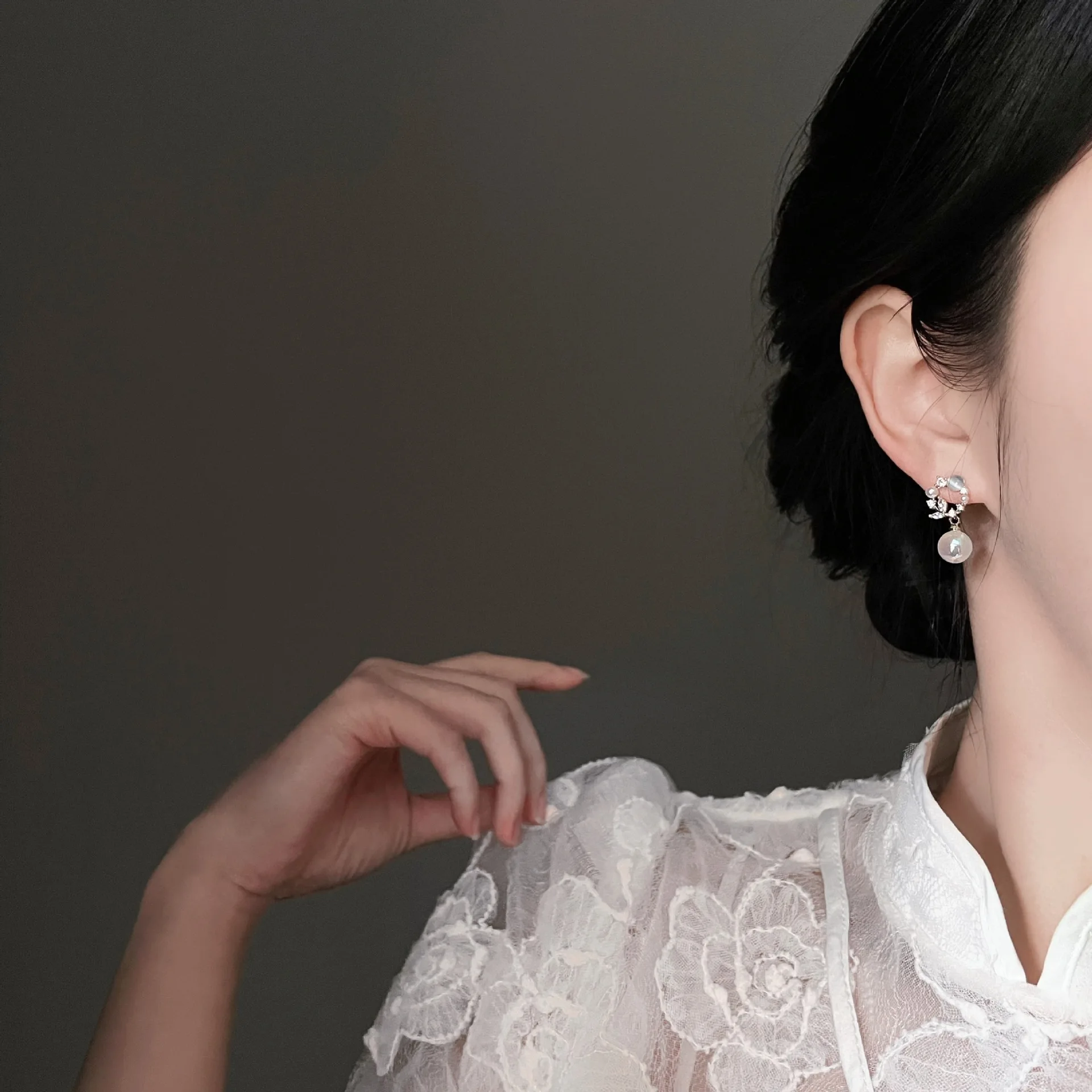 Grandes boucles d'oreilles pendantes en forme de fleur pour femmes, boucles d'oreilles en perles, bijoux de mariage exquis, patients, mode 3