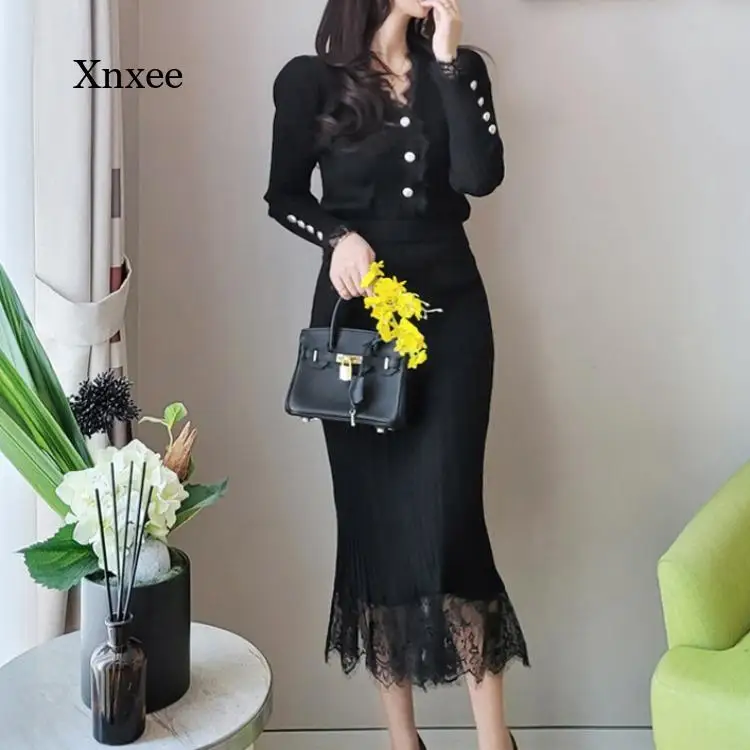 2022 Autumn Ladies Suits Ladies Temperament V-Neck Sweater Top Black Mid-Length Lace Skirt
2022 Autumn Ladies Suits Ladies Temperament V-Neck Sweater Top Black Mid-Length Lace Skirt