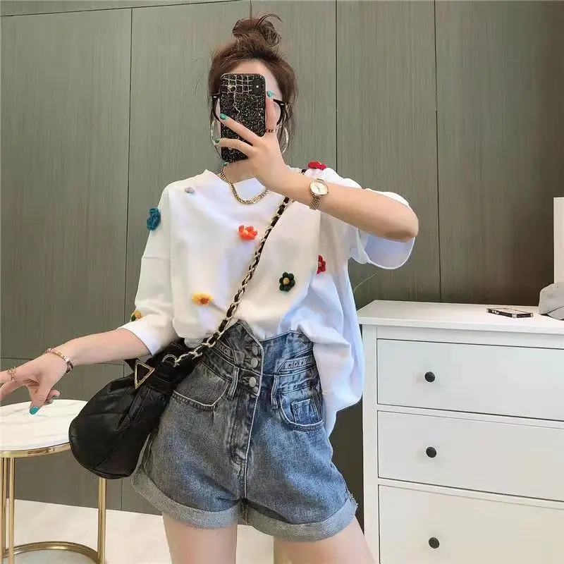 Cotton Short Sleeve T-shirt Women Top 2022 Summer New Student Sweet Flower Design Tee Casual Round Neck White Woman Tops
Cotton Short Sleeve T-shirt Women Top 2022 Summer New Student Sweet Flower Design Tee Casual Round Neck White Woman Tops