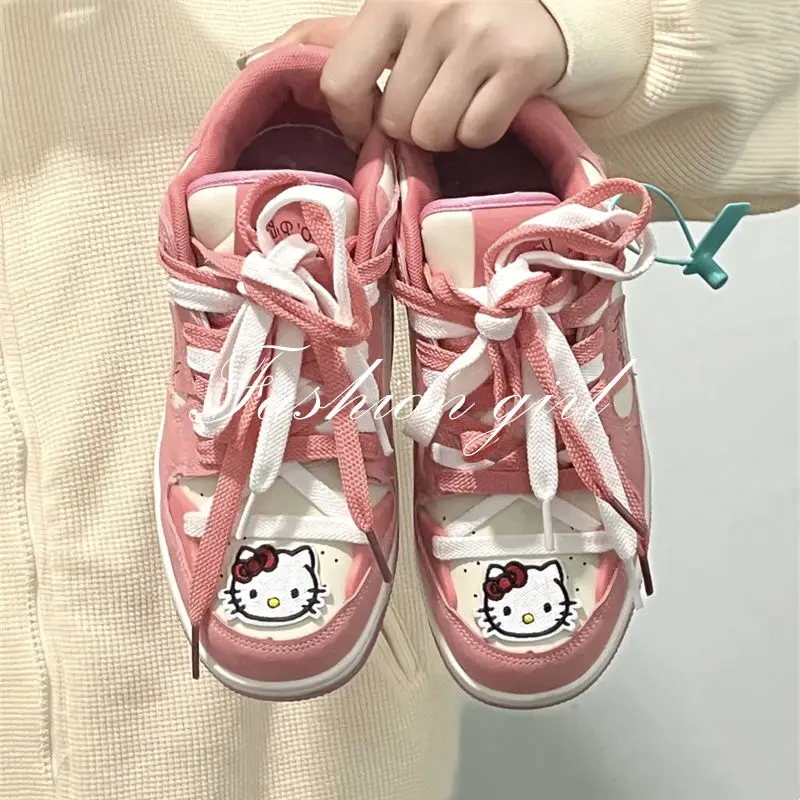 Кавайная летняя новая обувь Sanrio Hellokitty на толстой подошве, модная мультяшная Милая повседневная спортивная обувь для девочек, студентов
Кавайная летняя новая обувь Sanrio Hellokitty на толстой подошве, модная мультяшная Милая повседневная спортивная обувь для девочек, студентов