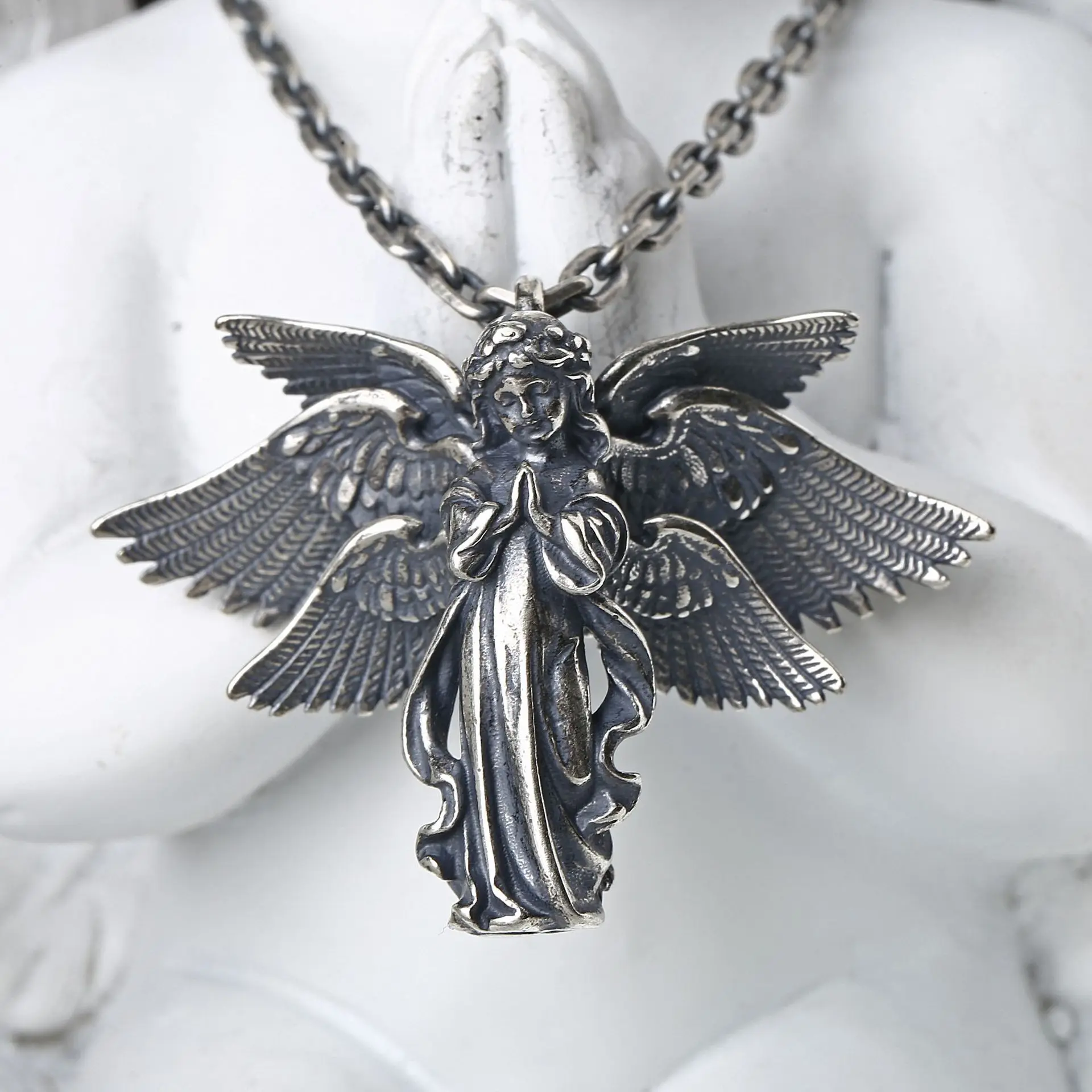 Vintage Silver Color Hand Carving Six Winged Angel Pendant Necklace for Men Women Angel Wings Chain Neck Unisex Retro Jewelry
Vintage Silver Color Hand Carving Six Winged Angel Pendant Necklace for Men Women Angel Wings Chain Neck Unisex Retro Jewelry