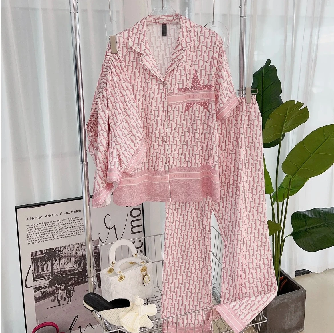 3 Piece set Top+Short+Pants Pajamas For Women Satin Loungewear Pajama Sets Woman 2 Pieces Long Sleeve Sleepwear Home Clothes
3 Piece set Top+Short+Pants Pajamas For Women Satin Loungewear Pajama Sets Woman 2 Pieces Long Sleeve Sleepwear Home Clothes