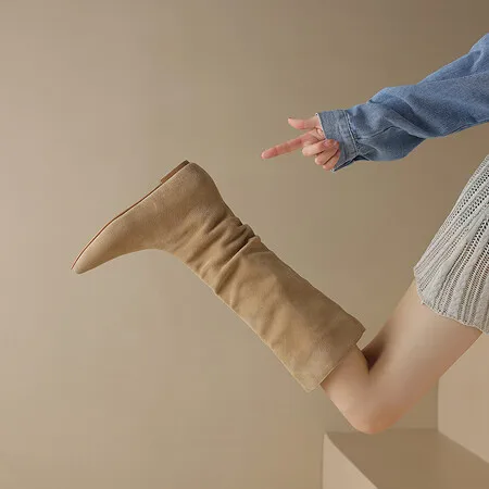 Women's Frosted Leather Boots The Inner Layer Is Made of Top Layer Pig Skin Good Warmth and Comfort Wearing with Personality
Women's Frosted Leather Boots The Inner Layer Is Made of Top Layer Pig Skin Good Warmth and Comfort Wearing with Personality