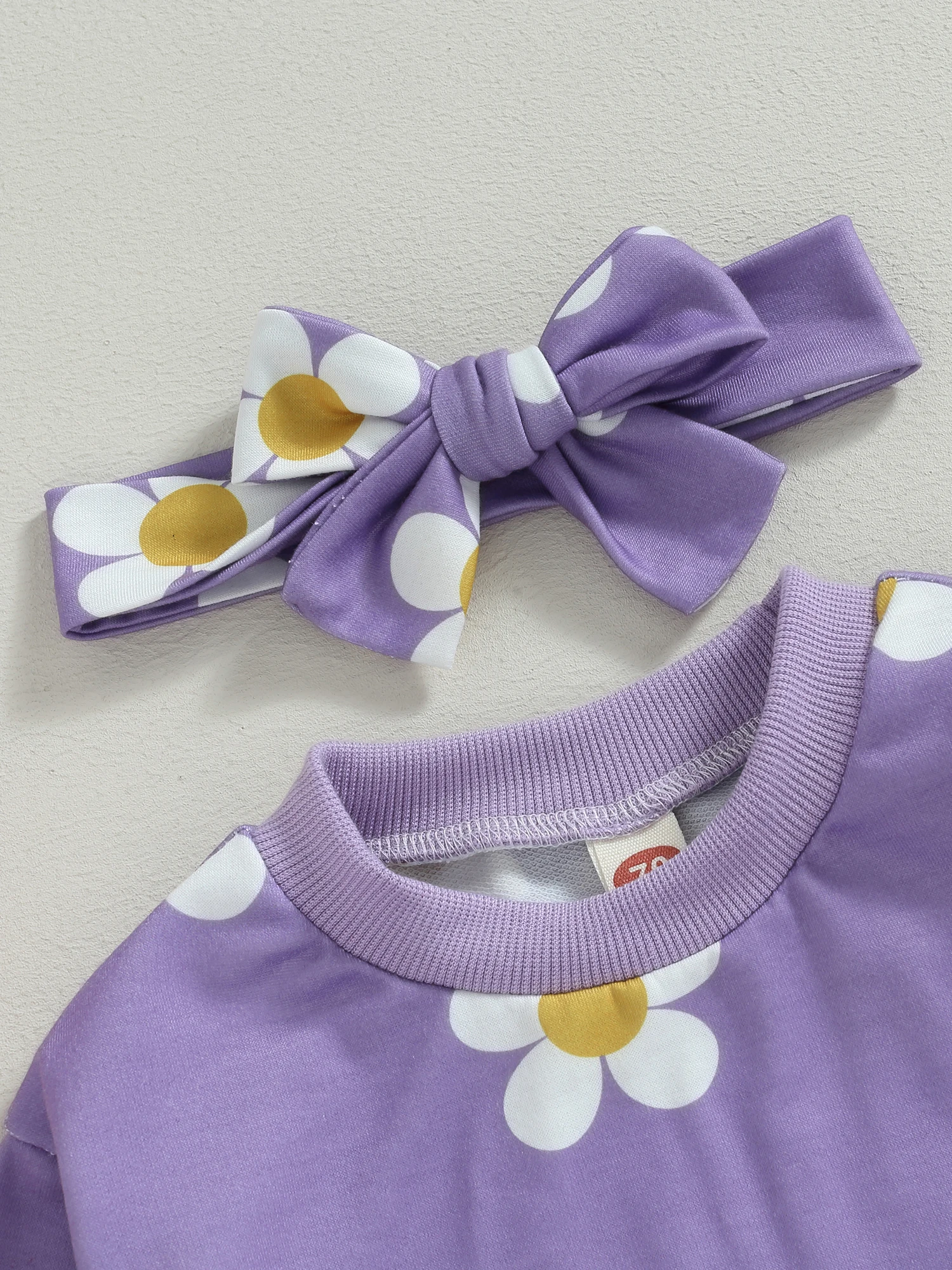 Baby Girls 3 Piece Set Floral Print Long Sleeves Sweatshirt Romper Headband and Matching Pants for Toddler Infant Fall Cute
Baby Girls 3 Piece Set Floral Print Long Sleeves Sweatshirt Romper Headband and Matching Pants for Toddler Infant Fall Cute