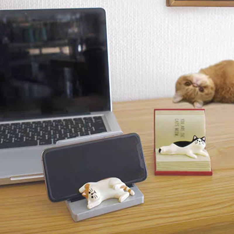 Funny Cartoon Cat Phone Holder INS Decor Resin Smartphone Book Stand Home Office Desktop Tablets Holder Mini Figurines
Funny Cartoon Cat Phone Holder INS Decor Resin Smartphone Book Stand Home Office Desktop Tablets Holder Mini Figurines