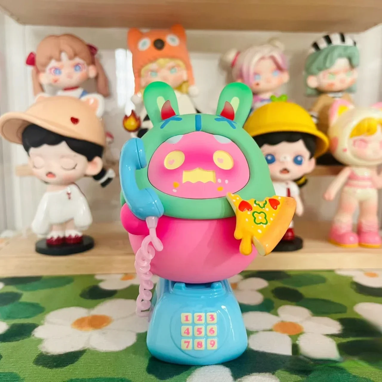 Original ShinWoo Ghost Bear Pizza Angel Delivery Bunny Figure Pink Green Blue Color Shinwoo Phone Call Figure Toy Doll
Original ShinWoo Ghost Bear Pizza Angel Delivery Bunny Figure Pink Green Blue Color Shinwoo Phone Call Figure Toy Doll